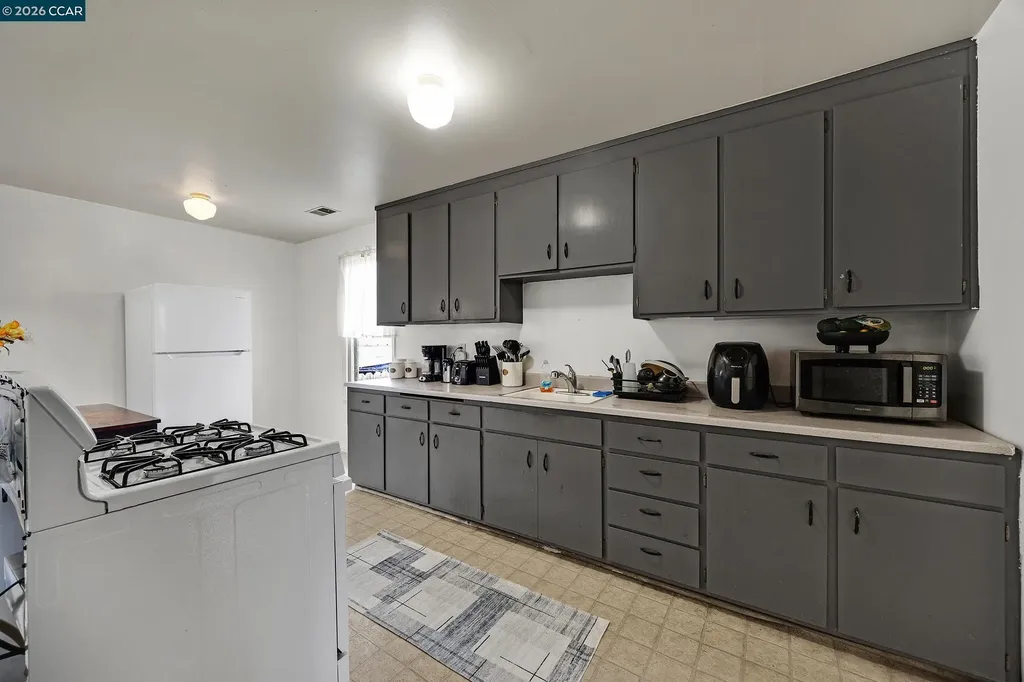 220 Perkins Vallejo CA 94590