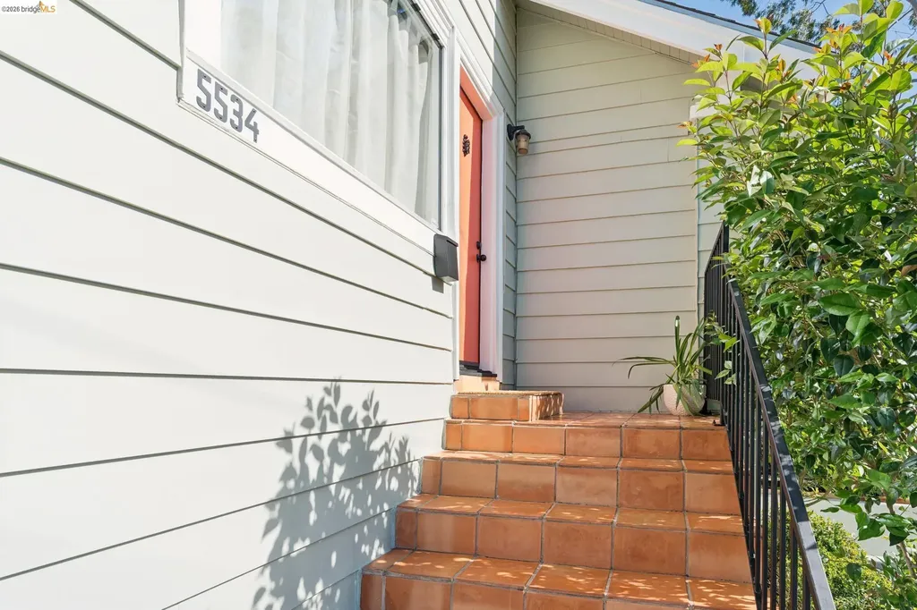 5534 Adeline Oakland CA 94608