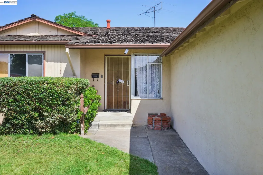 36113 La Salle Drive Newark CA 94560
