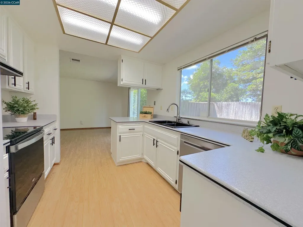 4864 Shadowfalls Drive Martinez CA 94553