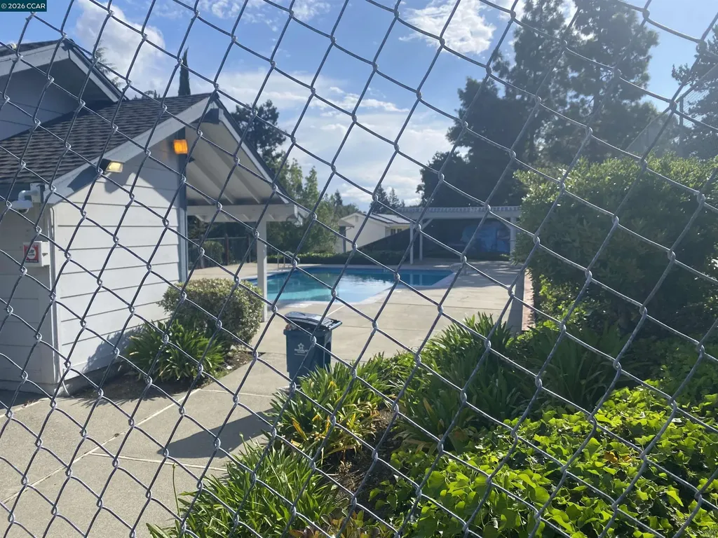 4864 Shadowfalls Drive Martinez CA 94553
