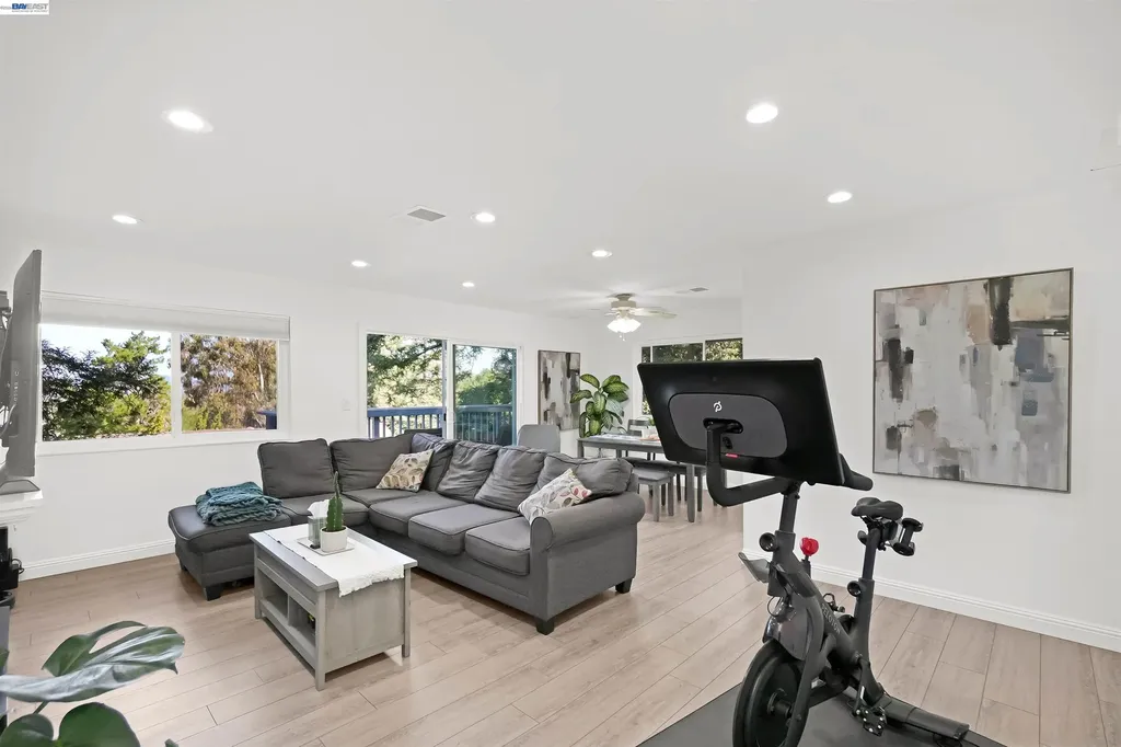 2294 D Street Hayward CA 94541