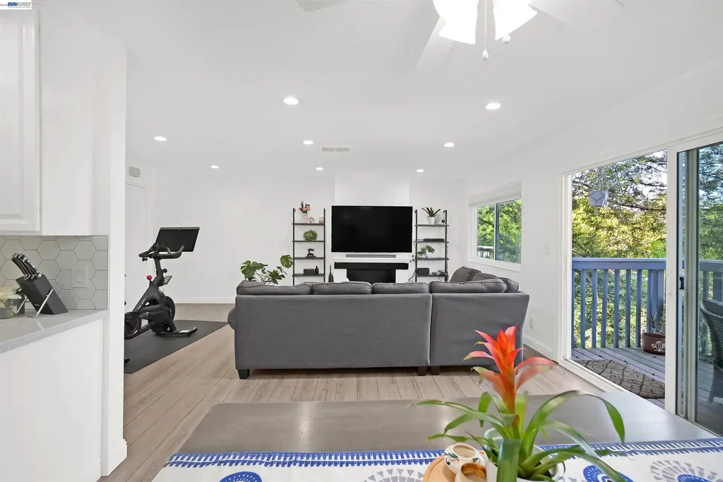 2294 D Street Hayward CA 94541
