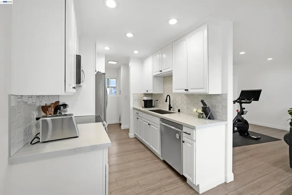 2294 D Street Hayward CA 94541