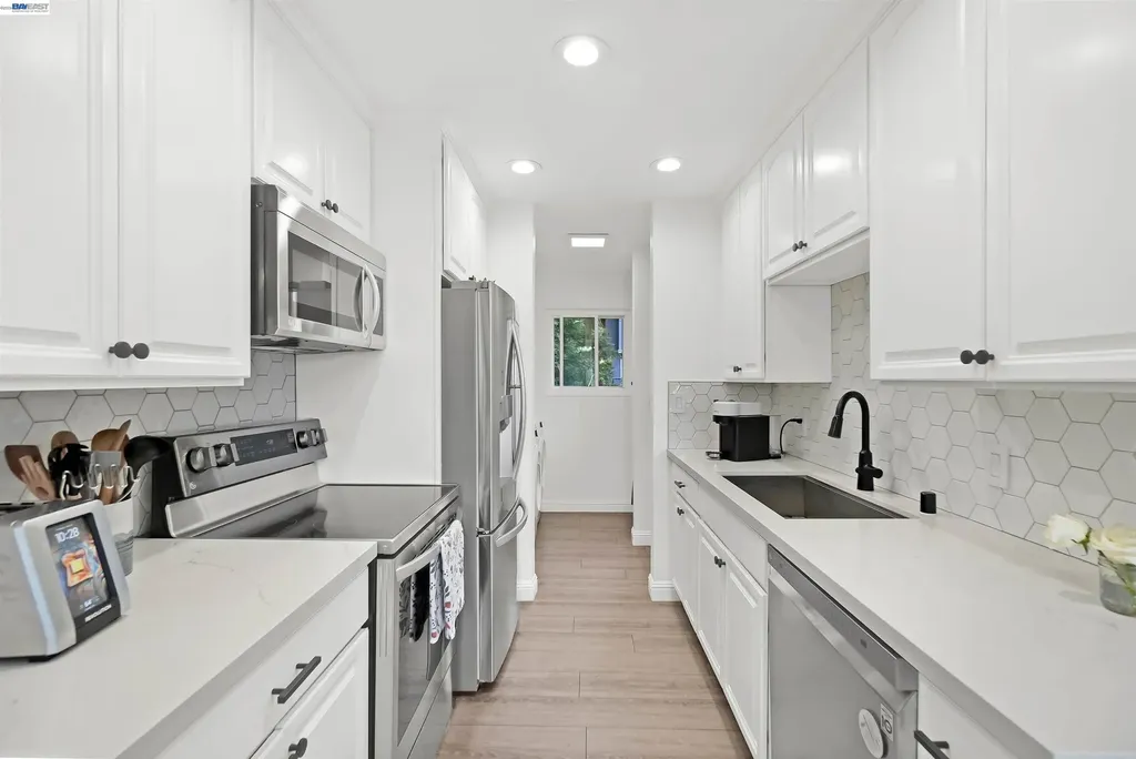 2294 D Street Hayward CA 94541