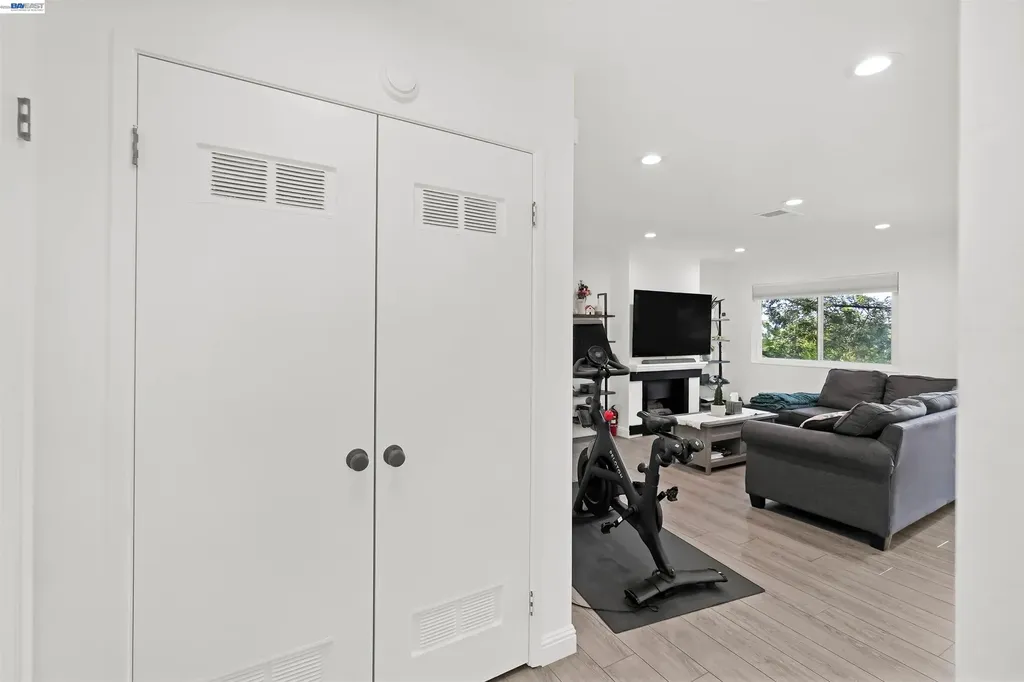 2294 D Street Hayward CA 94541