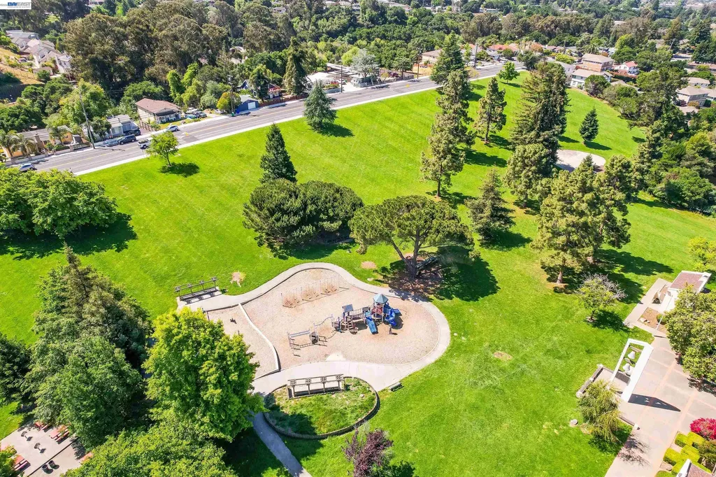 2294 D Street Hayward CA 94541