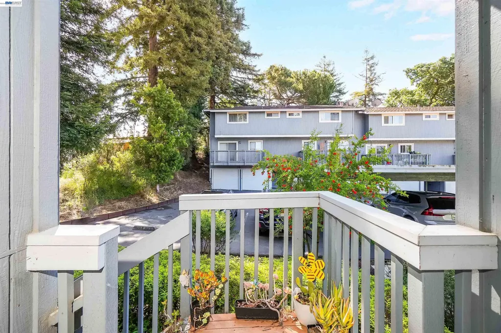 2294 D Street Hayward CA 94541