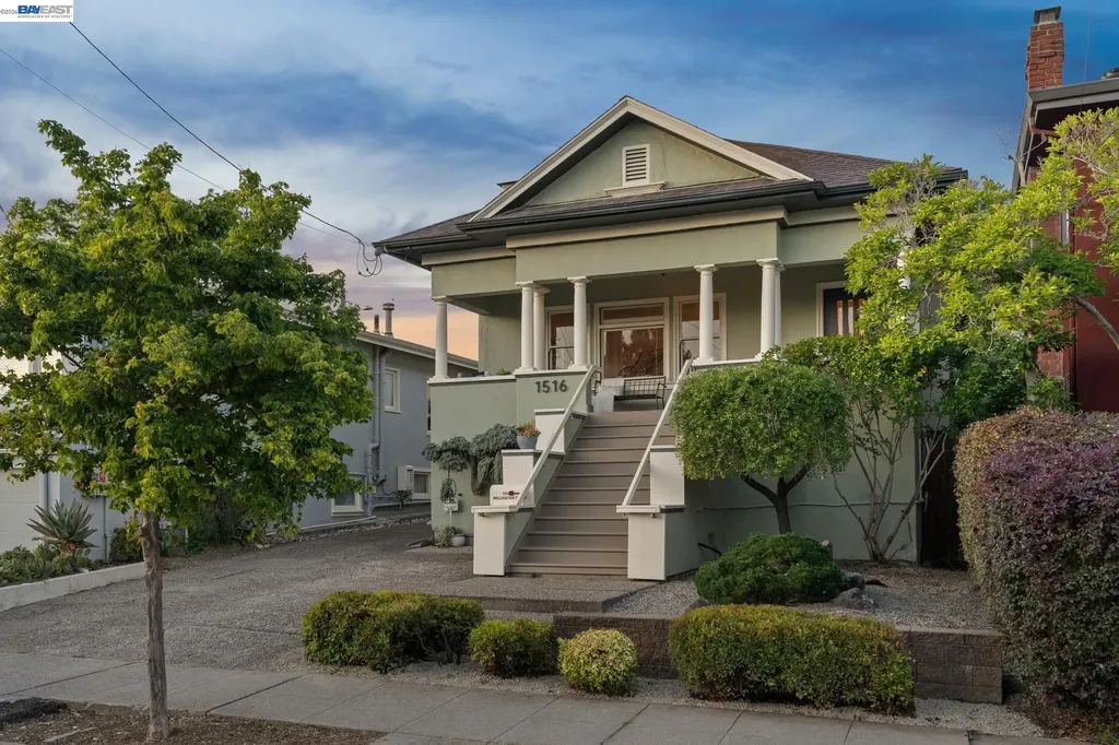 Oakland CA, 1516 Wellington Street