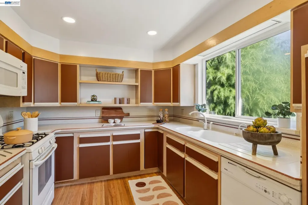 1516 Wellington Street Oakland CA 94602