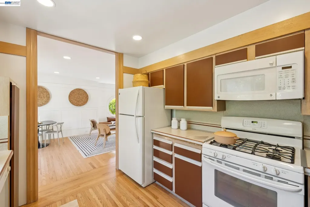 1516 Wellington Street Oakland CA 94602