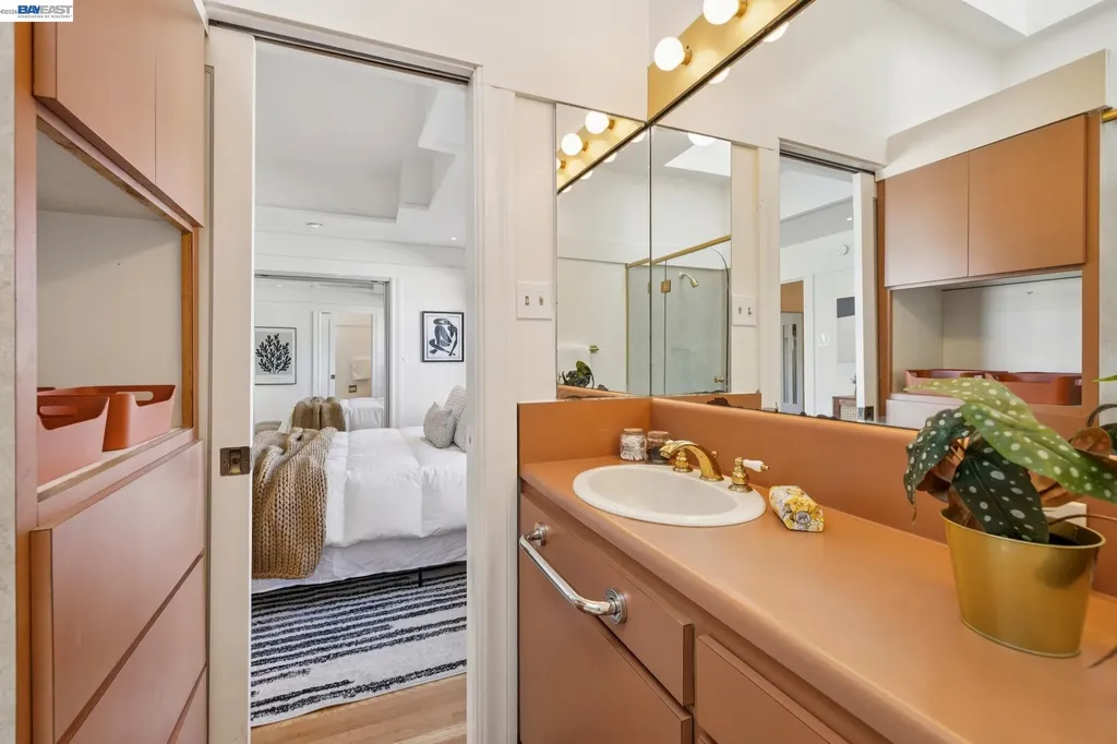 1516 Wellington Street Oakland CA 94602