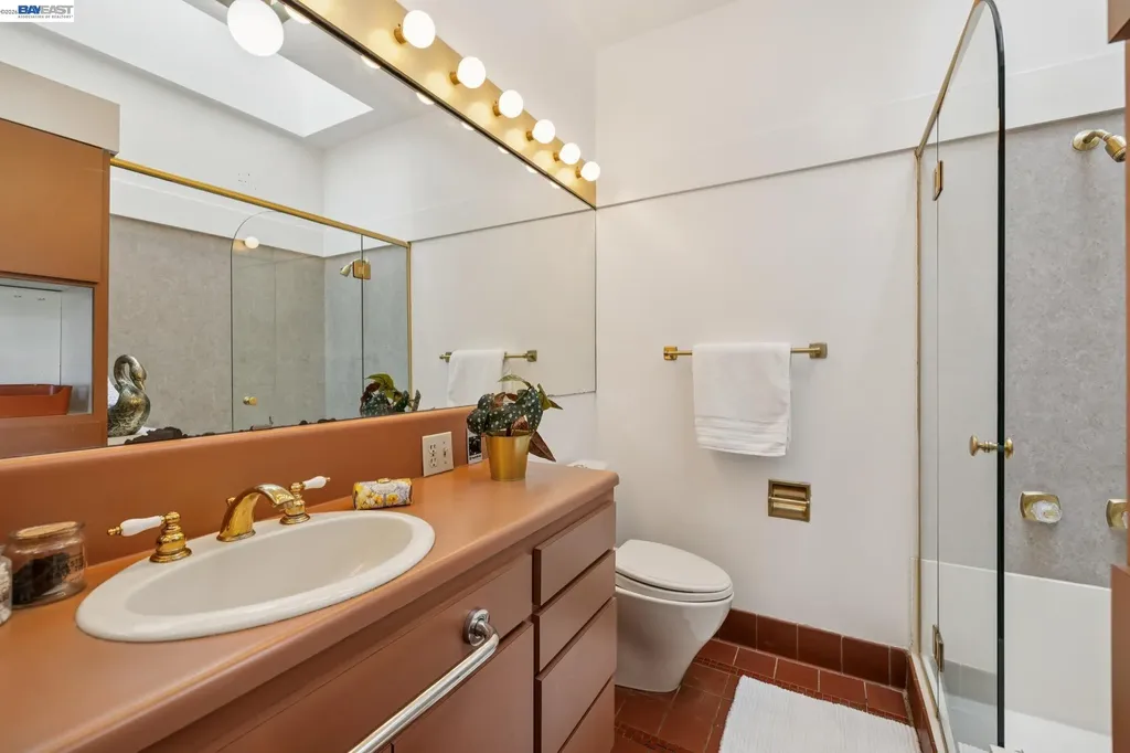 1516 Wellington Street Oakland CA 94602