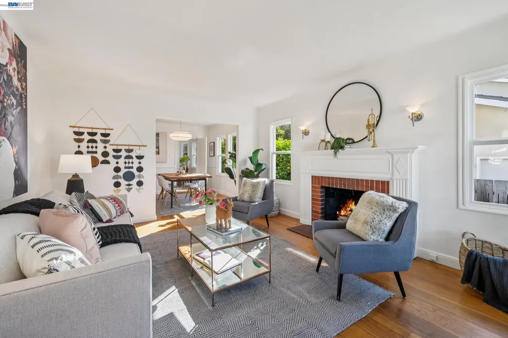 3233 San Jose Avenue Alameda CA 94501