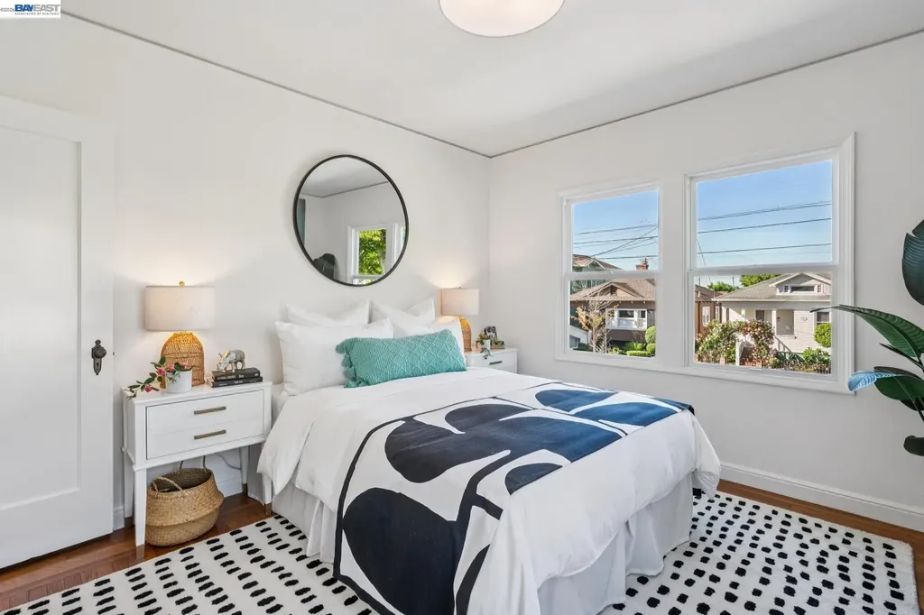 3233 San Jose Avenue Alameda CA 94501