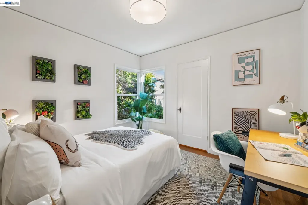 3233 San Jose Avenue Alameda CA 94501