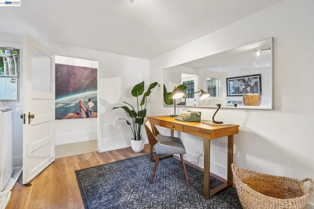 3233 San Jose Avenue Alameda CA 94501