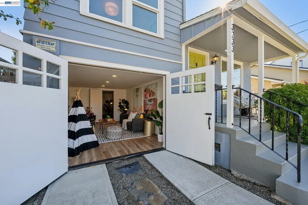 3233 San Jose Avenue Alameda CA 94501