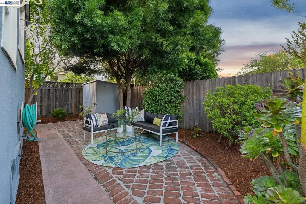 3233 San Jose Avenue Alameda CA 94501