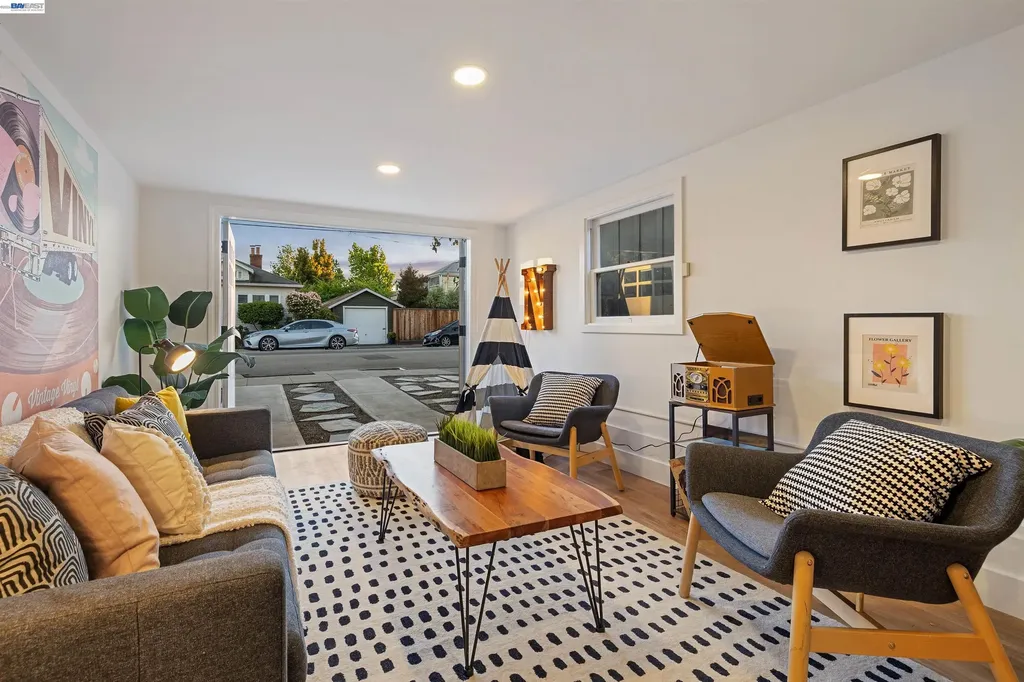 3233 San Jose Avenue Alameda CA 94501