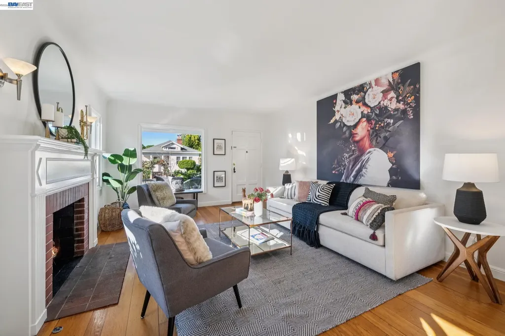 3233 San Jose Avenue Alameda CA 94501