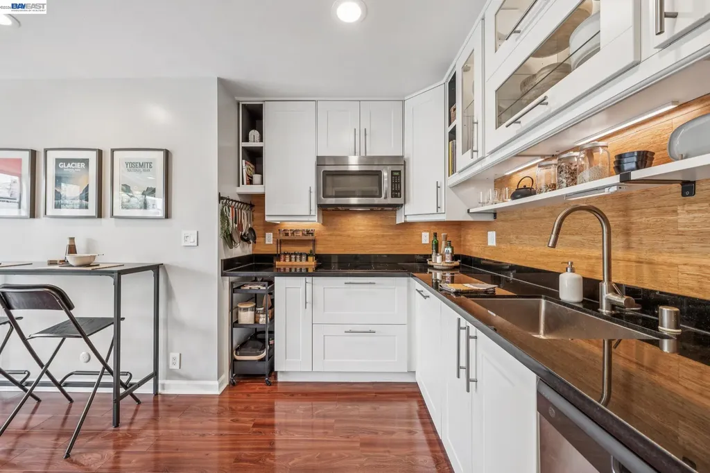398 Adams Street Oakland CA 94610