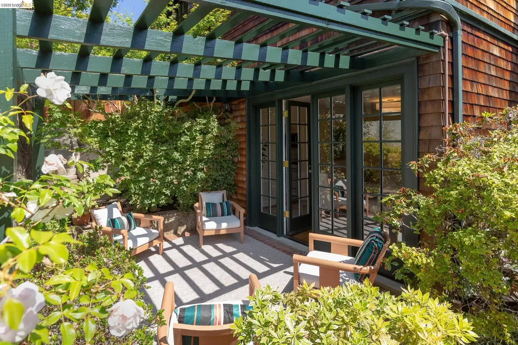 575 Blair Avenue Piedmont CA 94611