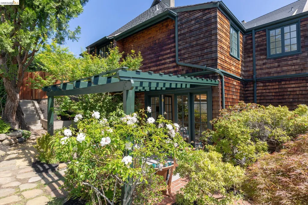 575 Blair Avenue Piedmont CA 94611