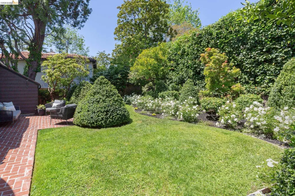 575 Blair Avenue Piedmont CA 94611