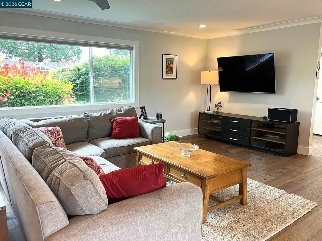 136 Ardith Drive Orinda CA 94563
