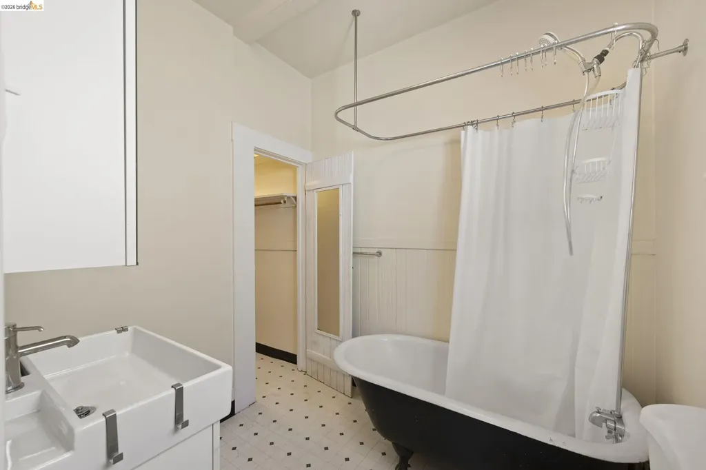 6437 Telegraph Avenue Oakland CA 94609