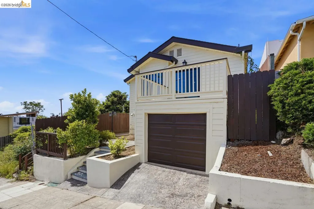 2469 Potter Street Oakland CA 94601