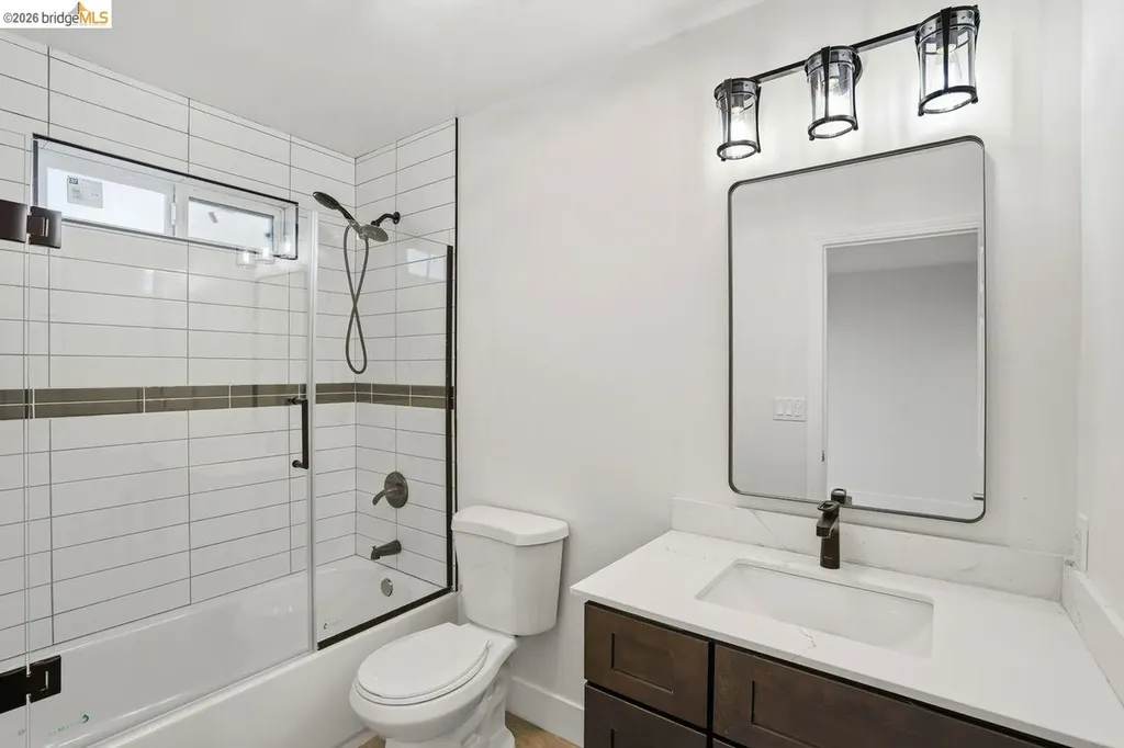 2469 Potter Street Oakland CA 94601