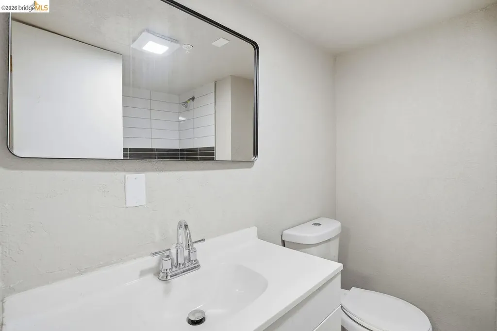 2469 Potter Street Oakland CA 94601