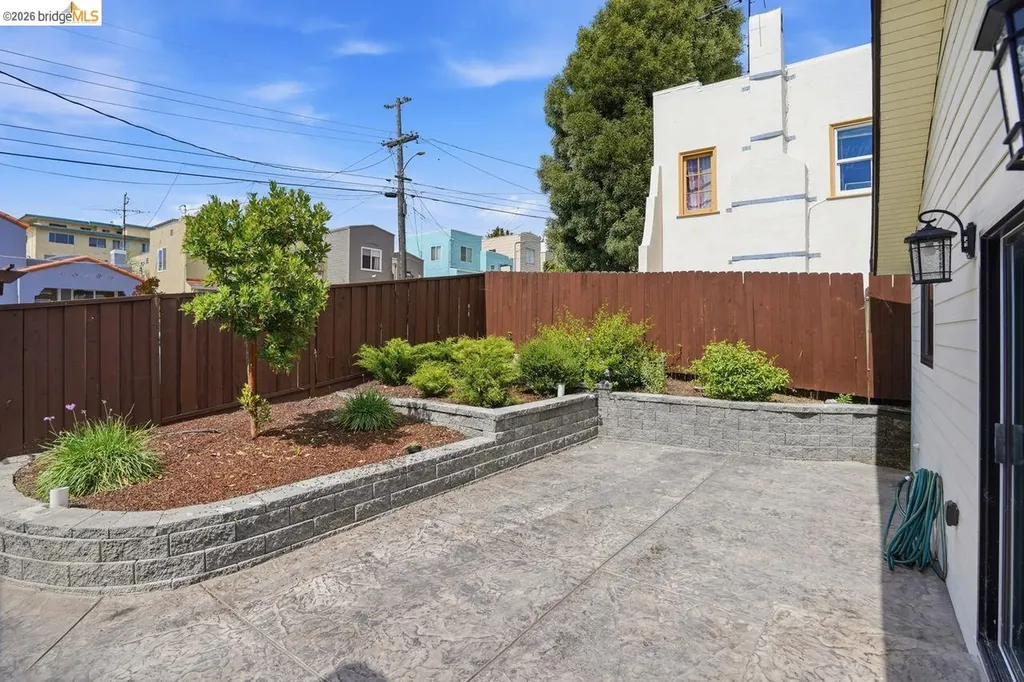 2469 Potter Street Oakland CA 94601