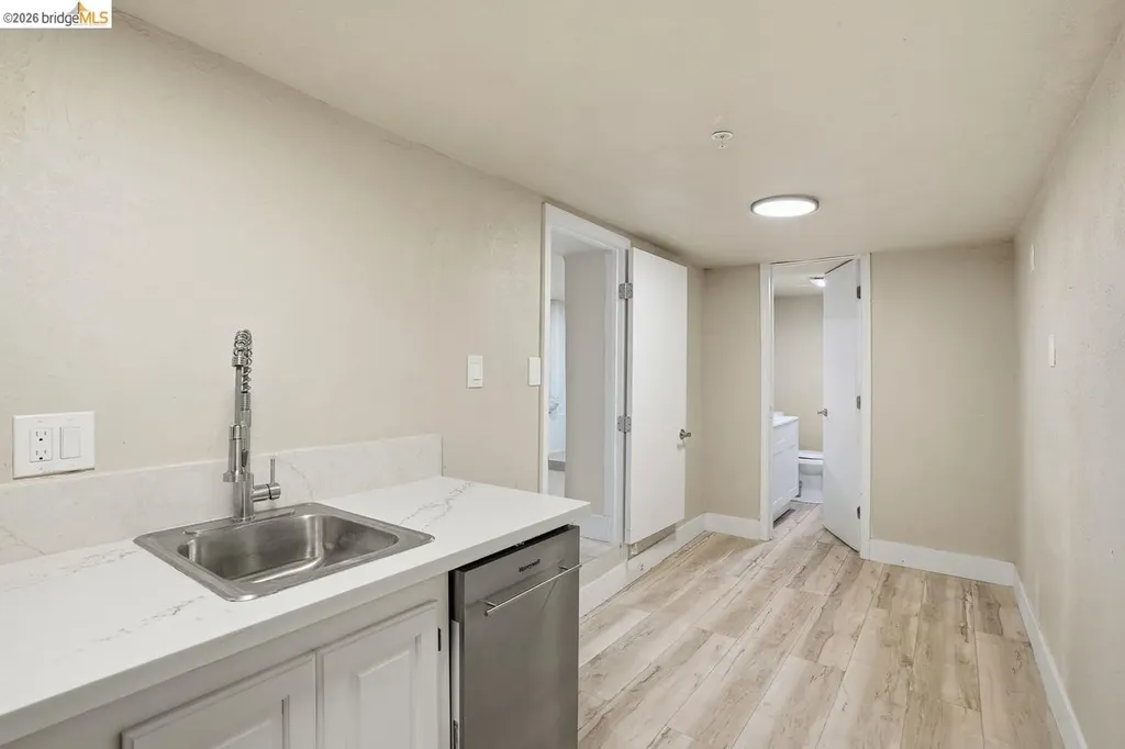 2469 Potter Street Oakland CA 94601