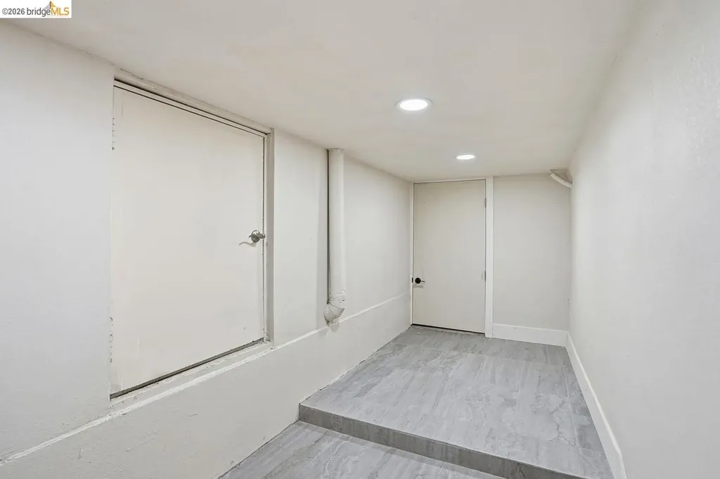 2469 Potter Street Oakland CA 94601