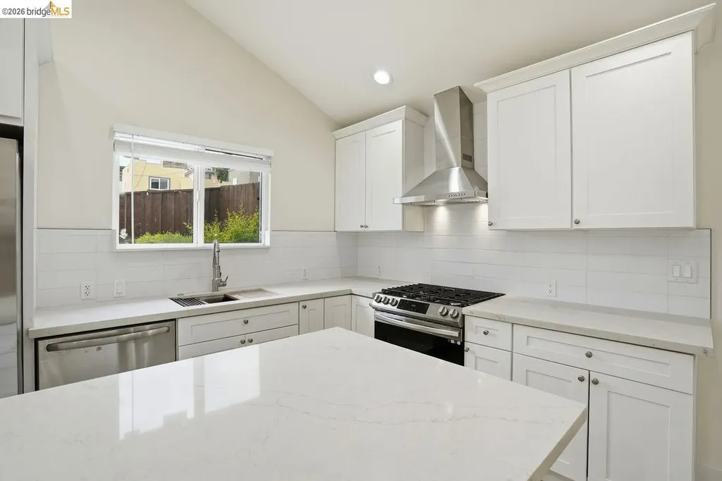 2469 Potter Street Oakland CA 94601