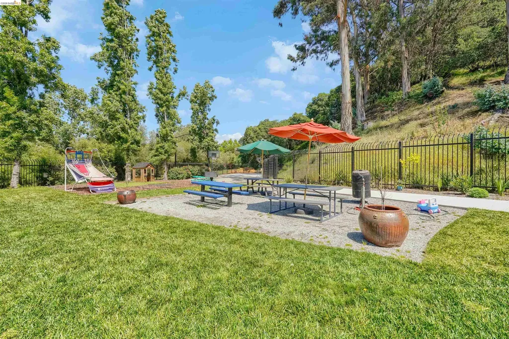 535 Pierce Street Albany CA 94706