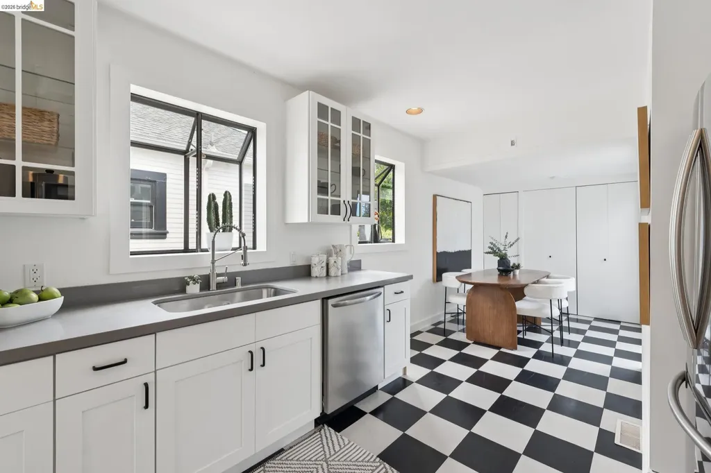 3021 California Street Oakland CA 94602
