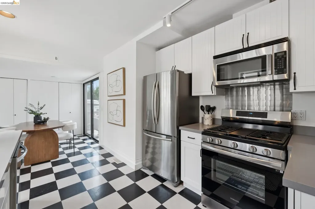 3021 California Street Oakland CA 94602