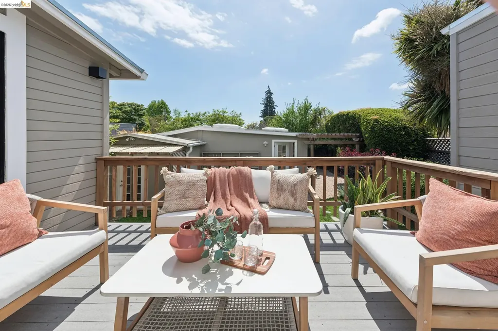 3021 California Street Oakland CA 94602