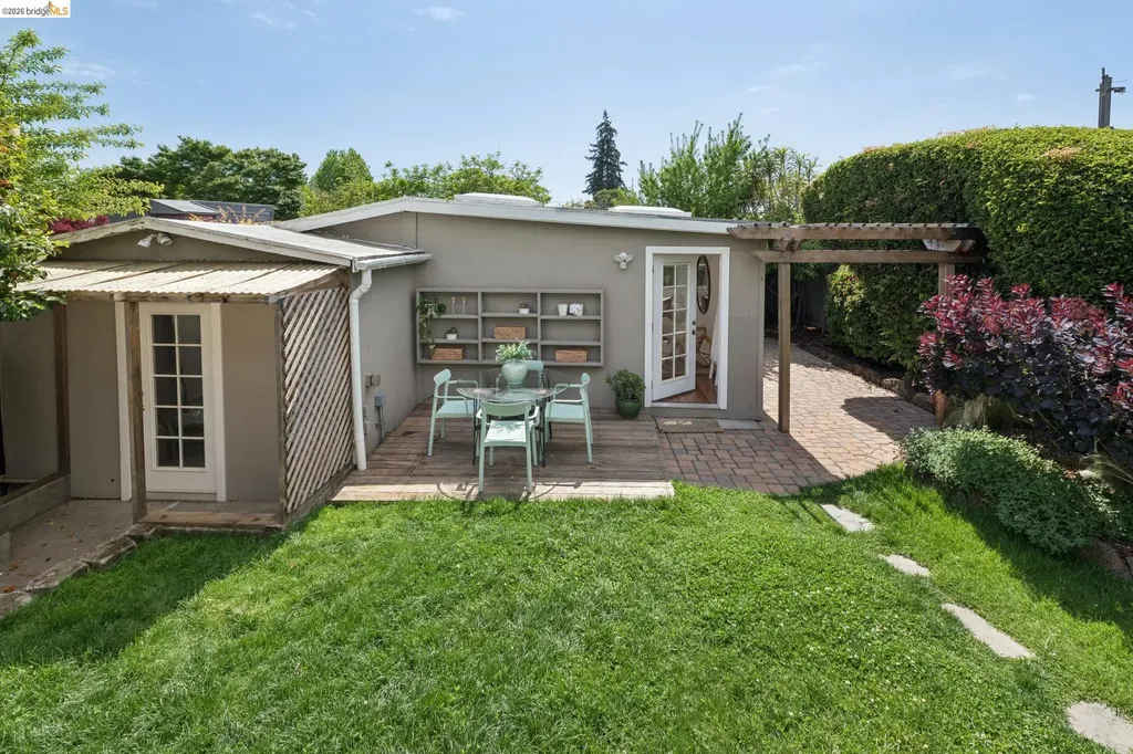 3021 California Street Oakland CA 94602