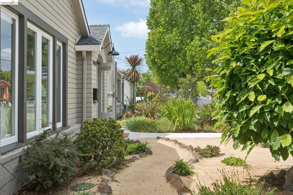 3021 California Street Oakland CA 94602