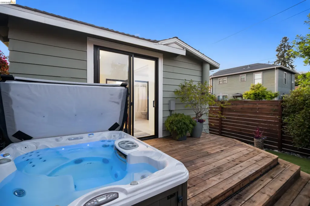 825 41st Street Oakland CA 94608