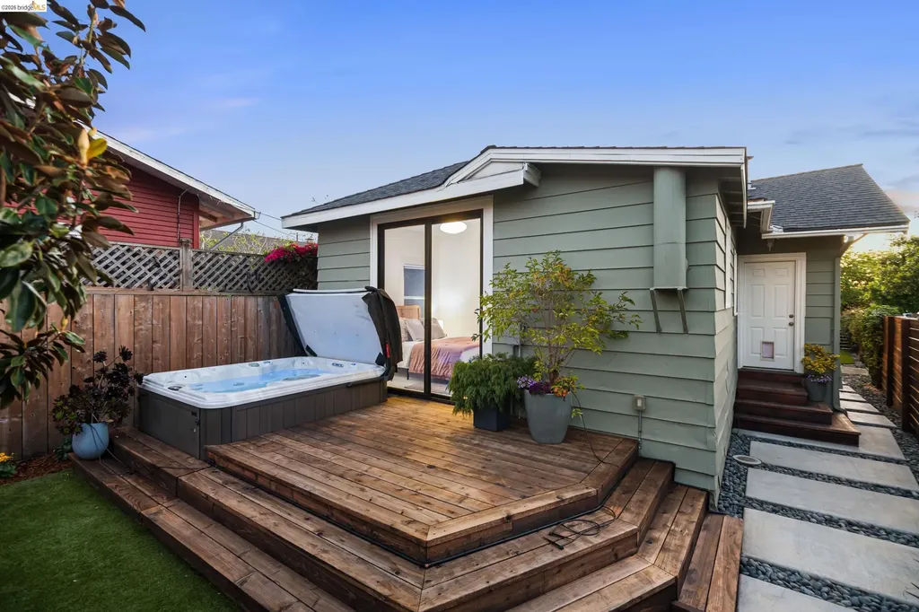 825 41st Street Oakland CA 94608
