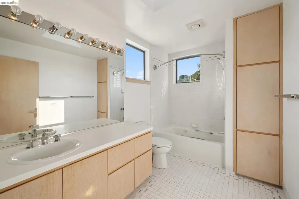 319 Tappan Terrace Orinda CA 94563