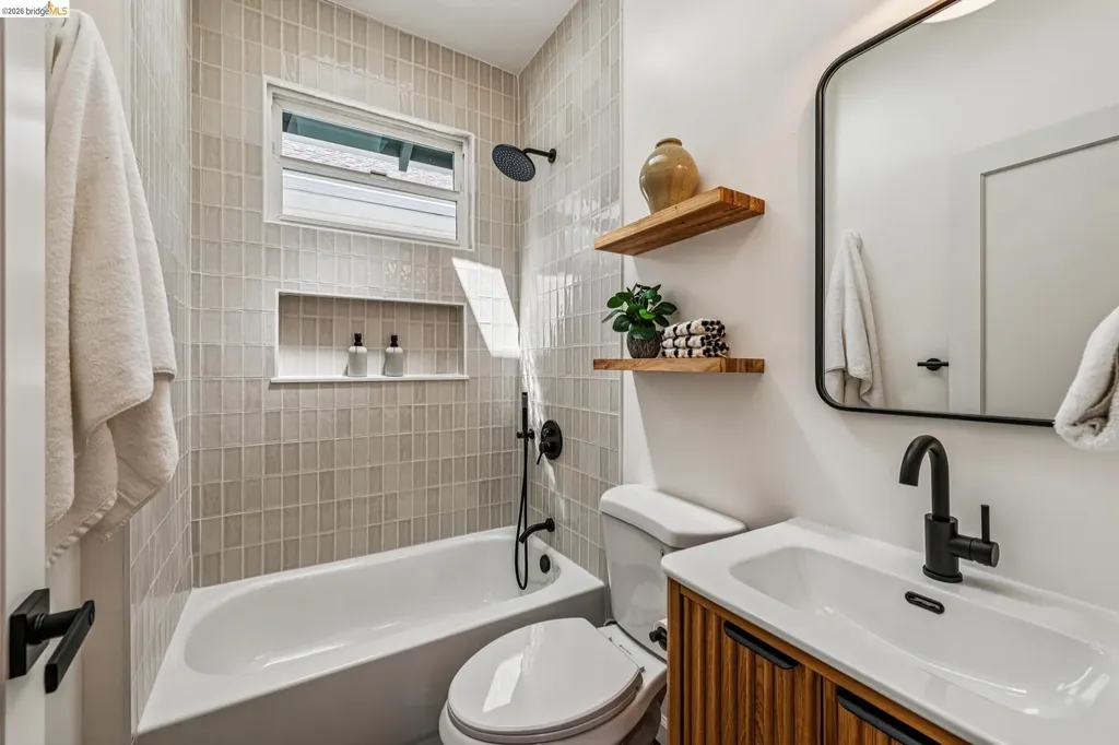 6521 Dover Street Berkeley CA 94703