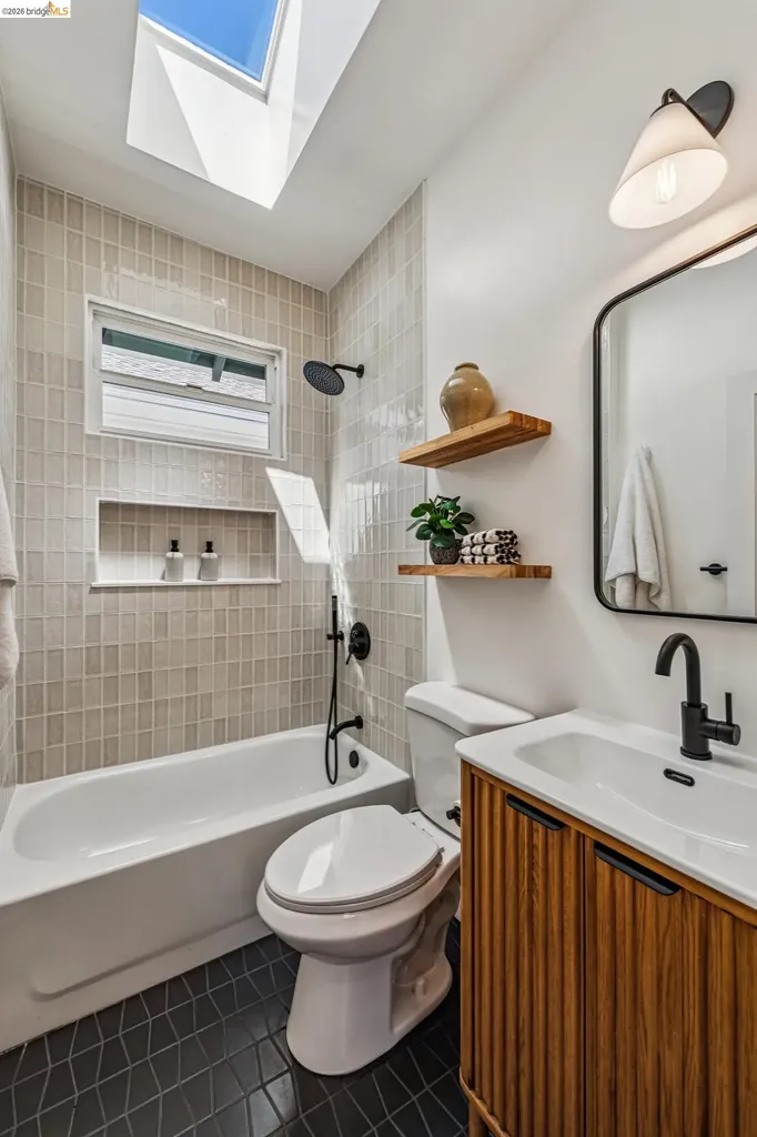 6521 Dover Street Berkeley CA 94703