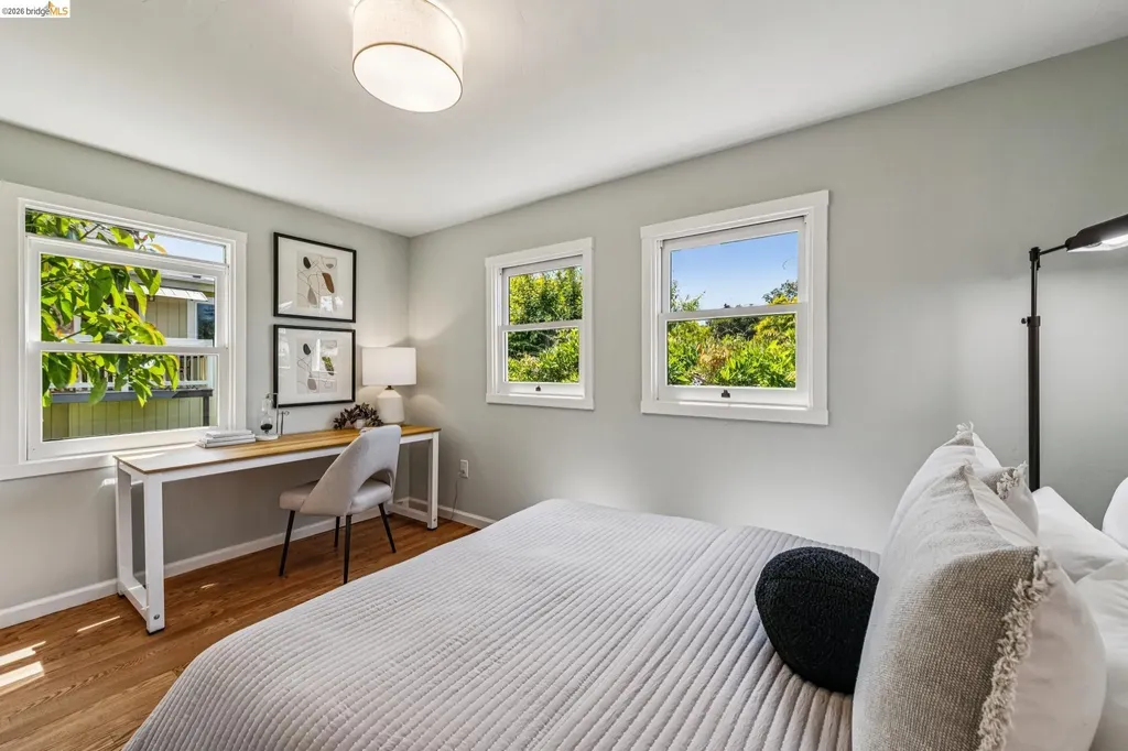 6521 Dover Street Berkeley CA 94703